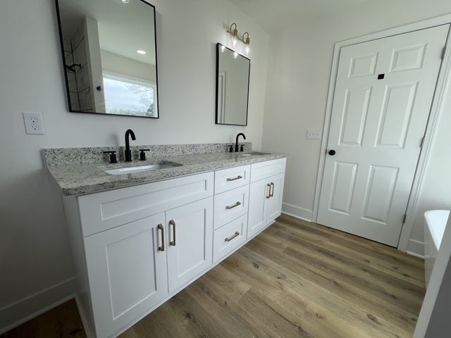 504 Market St, S, Paris, TN 38242