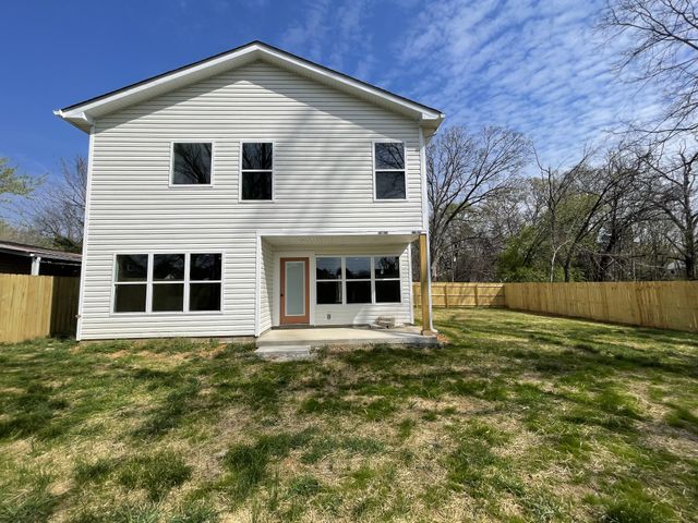 504 Market St, S, Paris, TN 38242
