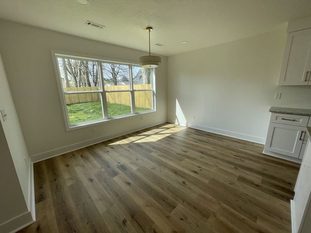 504 Market St, S, Paris, TN 38242