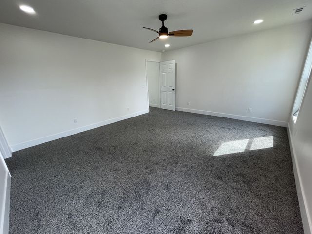 504 Market St, S, Paris, TN 38242