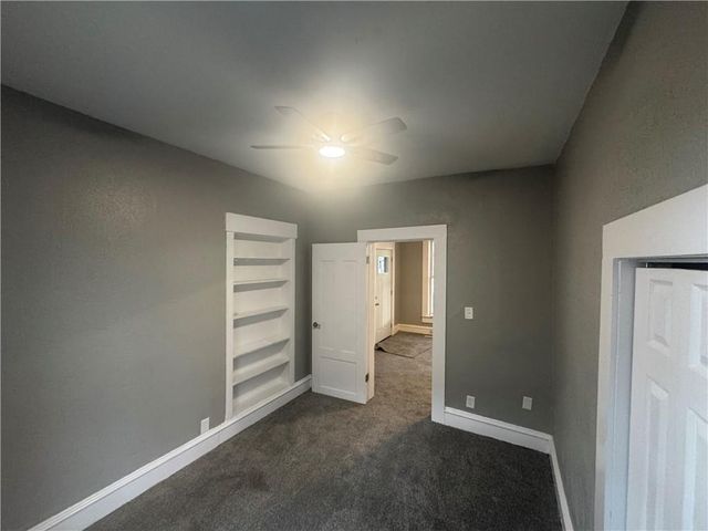 1402 S Park Avenue, Oak Grove, MO 64075