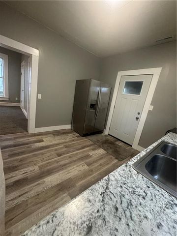 1402 S Park Avenue, Oak Grove, MO 64075