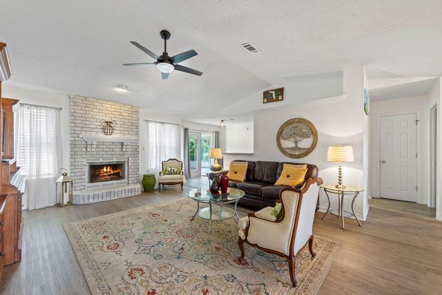 8875 Cagle Drive, Navarre, FL 32566