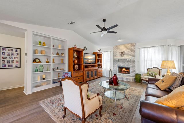 8875 Cagle Drive, Navarre, FL 32566