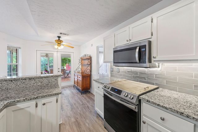 8875 Cagle Drive, Navarre, FL 32566