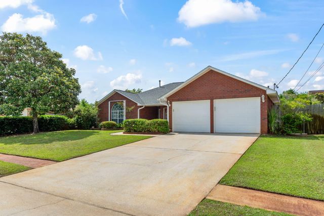 8875 Cagle Drive, Navarre, FL 32566