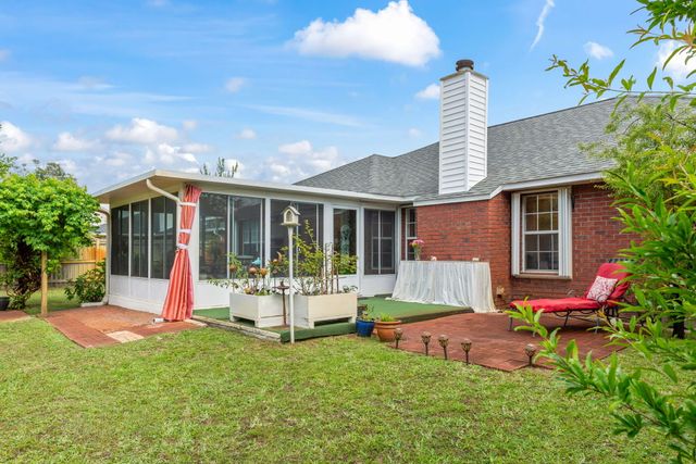 8875 Cagle Drive, Navarre, FL 32566