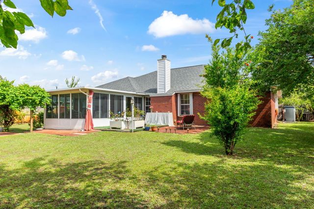 8875 Cagle Drive, Navarre, FL 32566