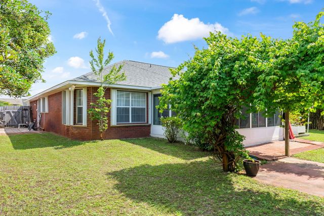 8875 Cagle Drive, Navarre, FL 32566