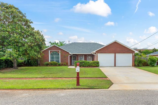 8875 Cagle Drive, Navarre, FL 32566