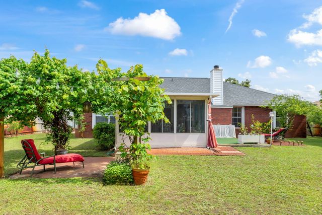 8875 Cagle Drive, Navarre, FL 32566