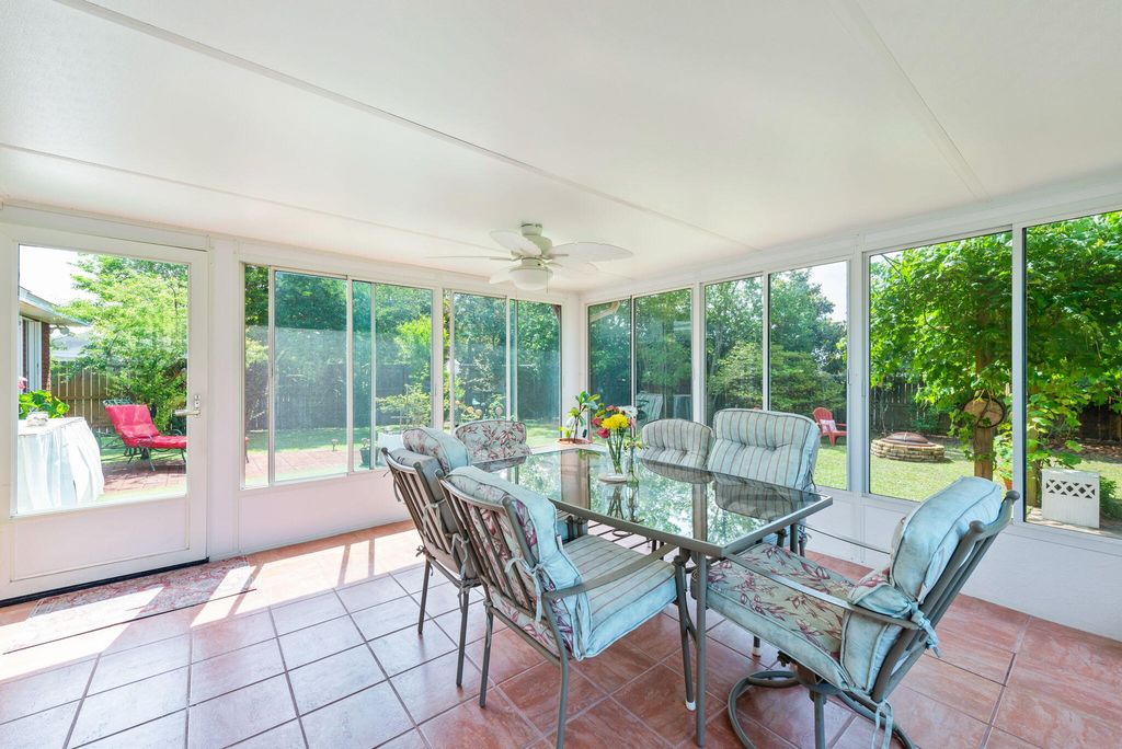 8875 Cagle Drive, Navarre, FL 32566