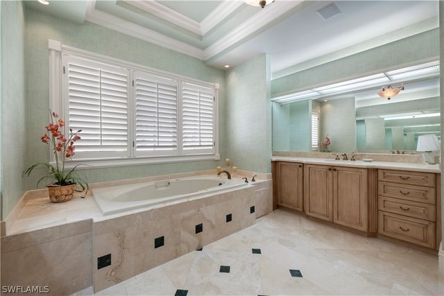 7264 Tilden LN, Naples, FL 34108