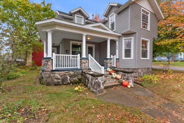 106 E Sharp Street, Hillsdale City, MI 49242