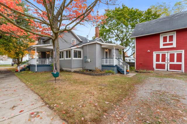 106 E Sharp Street, Hillsdale City, MI 49242