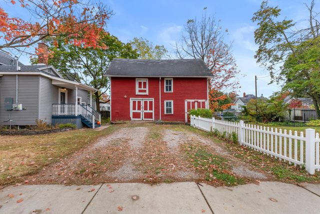 106 E Sharp Street, Hillsdale City, MI 49242