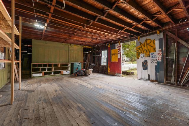 106 E Sharp Street, Hillsdale City, MI 49242