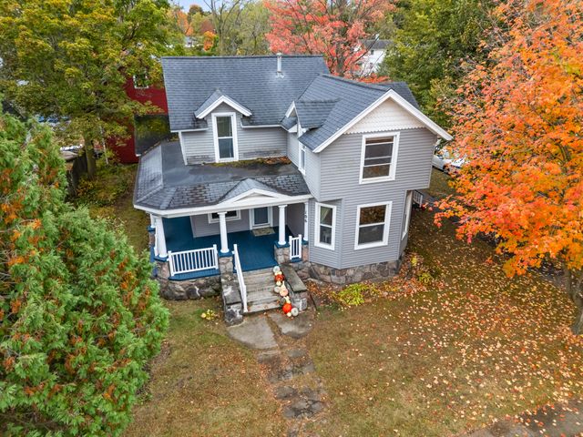 106 E Sharp Street, Hillsdale City, MI 49242