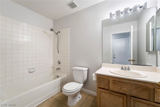 5621 Lago Court, Las Vegas, NV 89118