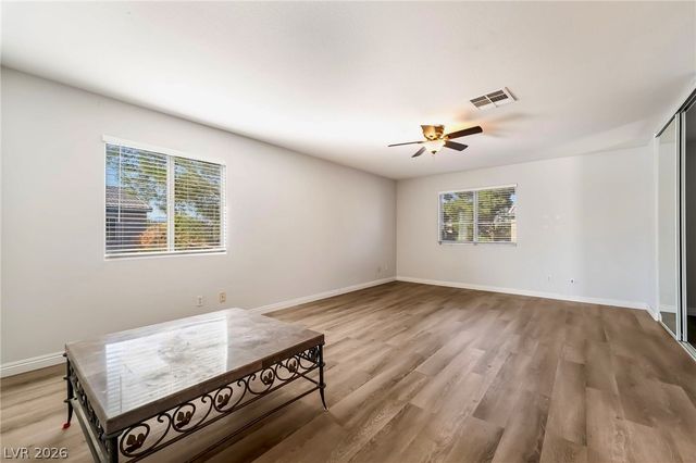 5621 Lago Court, Las Vegas, NV 89118