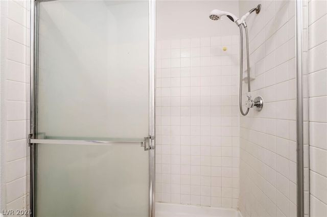 5621 Lago Court, Las Vegas, NV 89118