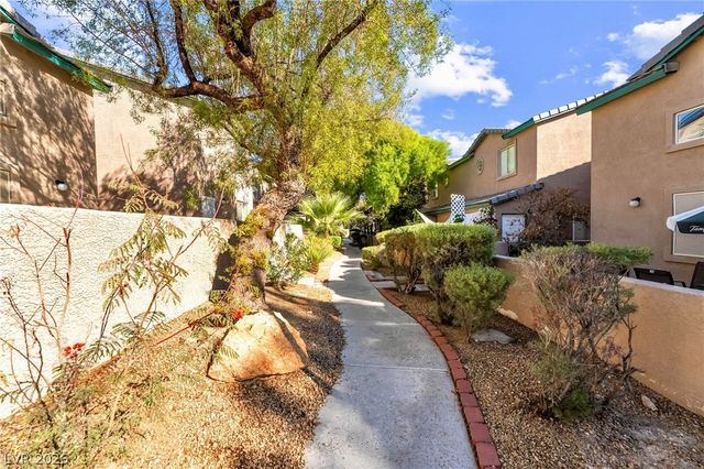 5621 Lago Court, Las Vegas, NV 89118