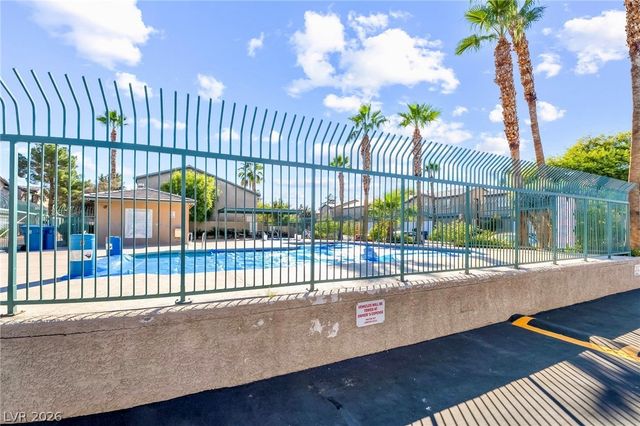 5621 Lago Court, Las Vegas, NV 89118