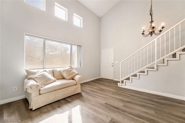 5621 Lago Court, Las Vegas, NV 89118