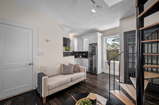 28 Columbus Ave 4, Beverly, MA 01915