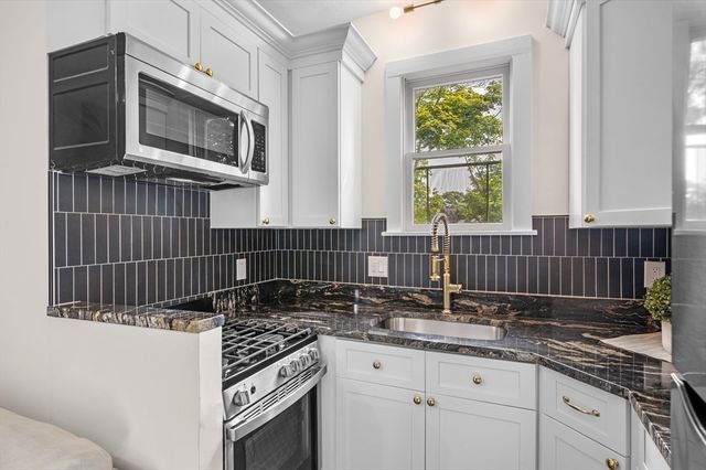 28 Columbus Ave 4, Beverly, MA 01915