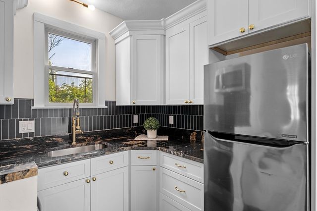 28 Columbus Ave 4, Beverly, MA 01915