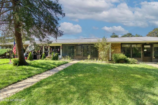 22C Yorkshire Court, Manchester, NJ 08759