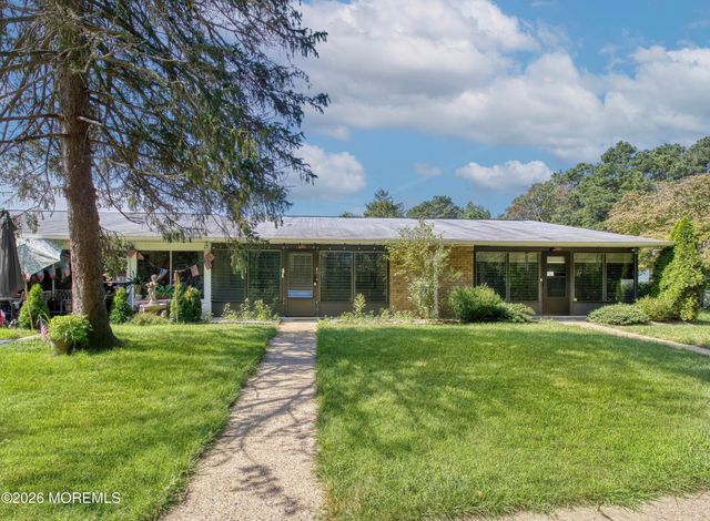 22C Yorkshire Court, Manchester, NJ 08759