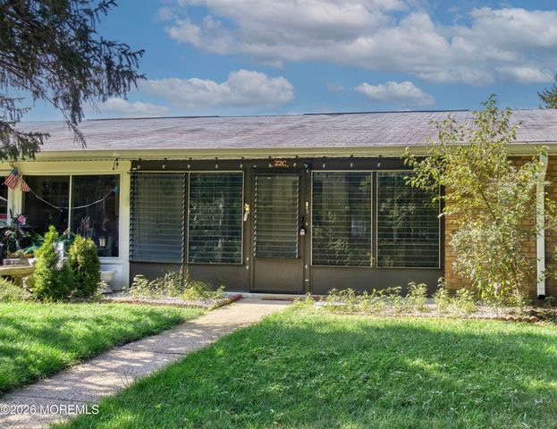22C Yorkshire Court, Manchester, NJ 08759