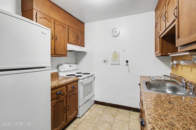 22C Yorkshire Court, Manchester, NJ 08759