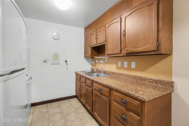 22C Yorkshire Court, Manchester, NJ 08759
