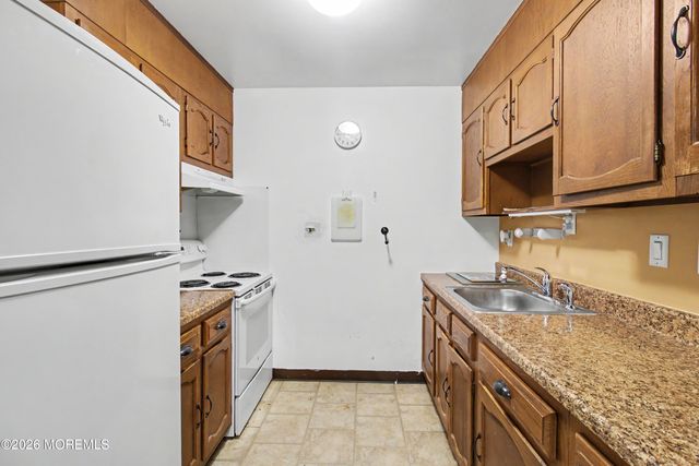 22C Yorkshire Court, Manchester, NJ 08759