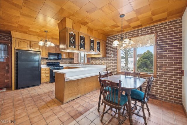 3323 Shirley Road, Youngstown, OH 44502