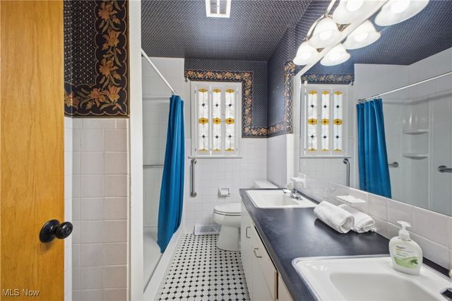 3323 Shirley Road, Youngstown, OH 44502