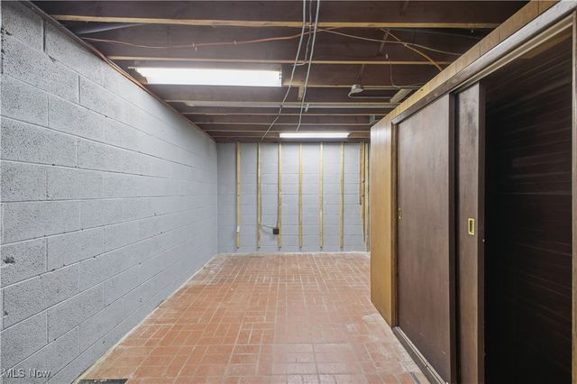 3323 Shirley Road, Youngstown, OH 44502