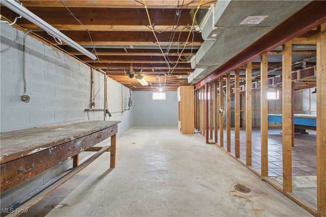 3323 Shirley Road, Youngstown, OH 44502