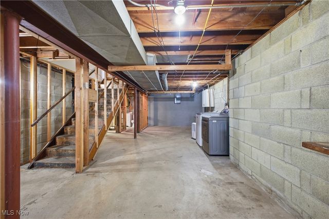 3323 Shirley Road, Youngstown, OH 44502