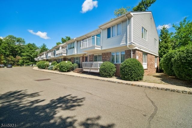 245 Main St Unit 2A 2A, Millburn Twp., NJ 07041