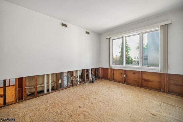 245 Main St Unit 2A 2A, Millburn Twp., NJ 07041