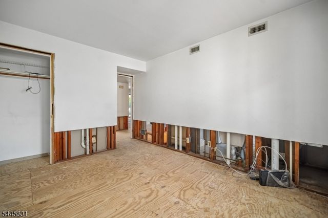 245 Main St Unit 2A 2A, Millburn Twp., NJ 07041