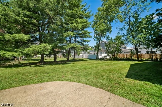 245 Main St Unit 2A 2A, Millburn Twp., NJ 07041