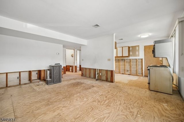 245 Main St Unit 2A 2A, Millburn Twp., NJ 07041