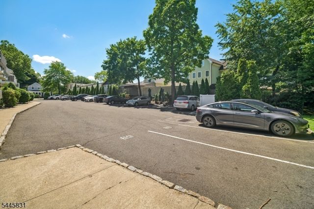 245 Main St Unit 2A 2A, Millburn Twp., NJ 07041