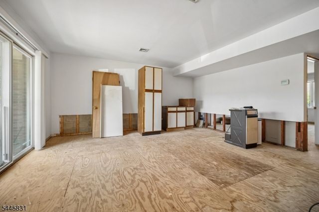 245 Main St Unit 2A 2A, Millburn Twp., NJ 07041