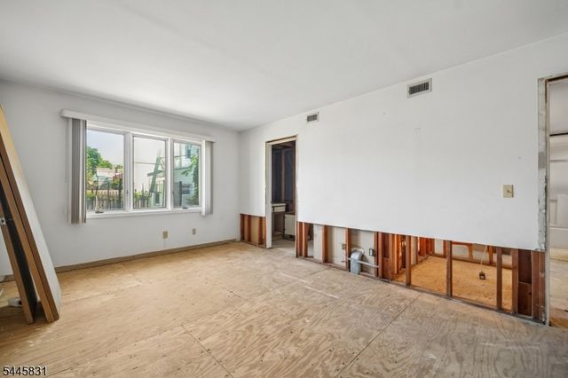245 Main St Unit 2A 2A, Millburn Twp., NJ 07041
